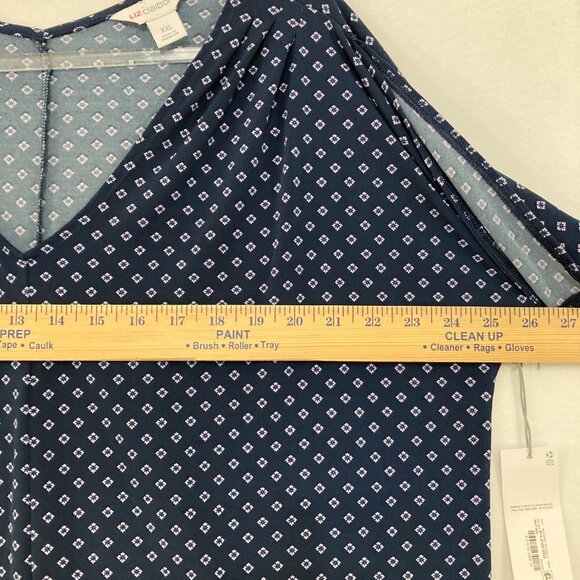 New Liz Claiborne size XXL Navy Geometric V Neck Flutter Sleeve Stretch Blouse - Picture 7 of 10